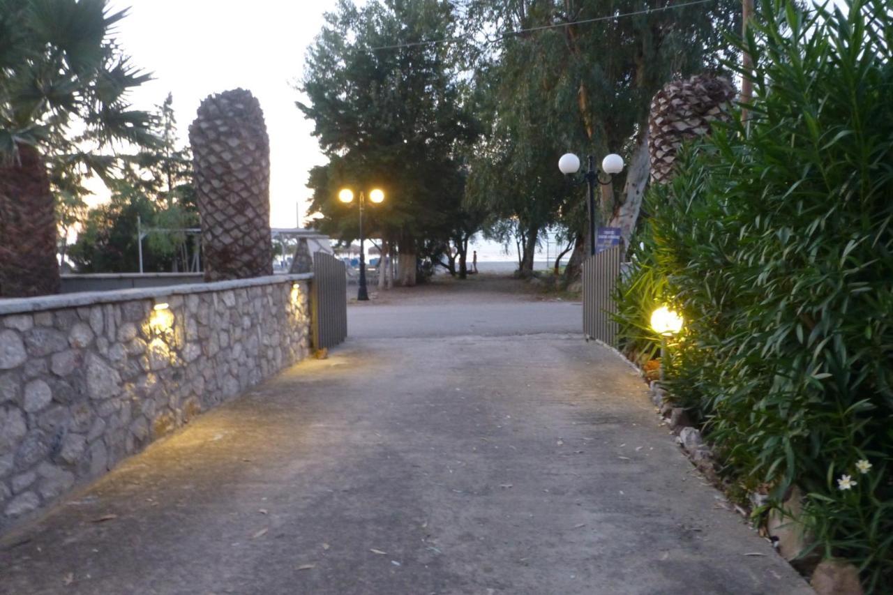Chriselen Hotel Eleonas Exterior photo